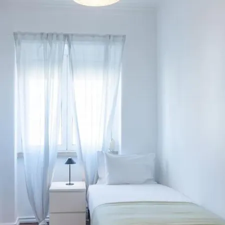 Casa Do Largo-vista Sobre * ליסבון